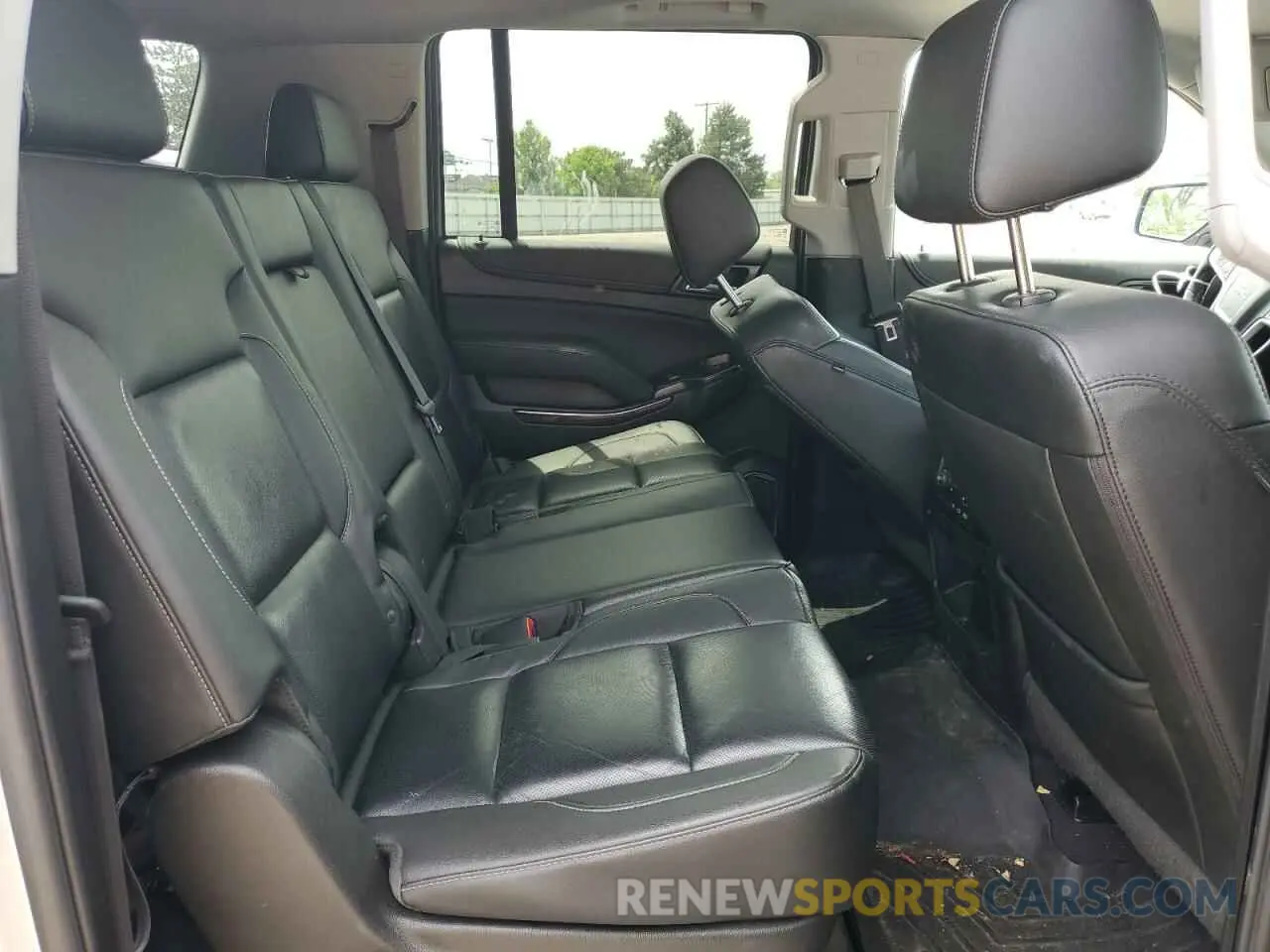 11 fotografías del automóvil dañado 1GKS1GKC8KR245444 GMC YUKON 2019