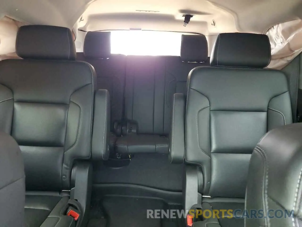 10 fotografías del automóvil dañado 1GKS1GKC9KR272264 GMC YUKON 2019