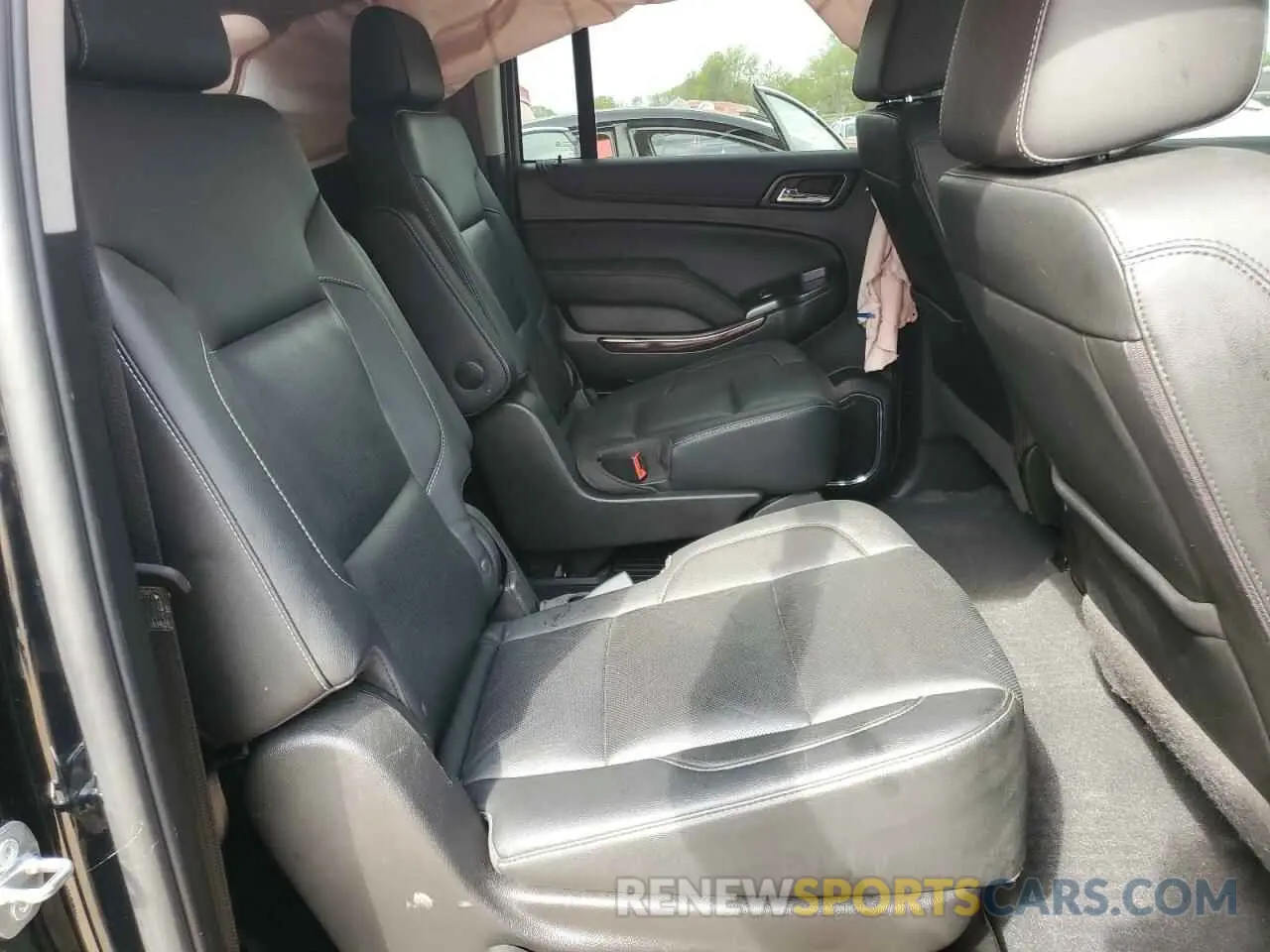 11 fotografías del automóvil dañado 1GKS1GKC9KR272264 GMC YUKON 2019