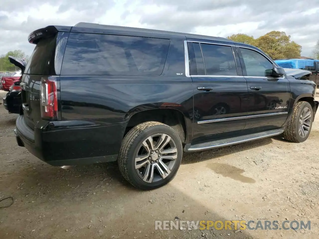 3 fotografías del automóvil dañado 1GKS1GKC9KR272264 GMC YUKON 2019