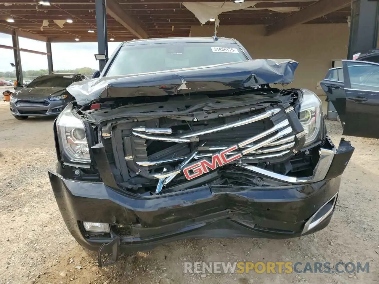5 fotografías del automóvil dañado 1GKS1GKC9KR272264 GMC YUKON 2019