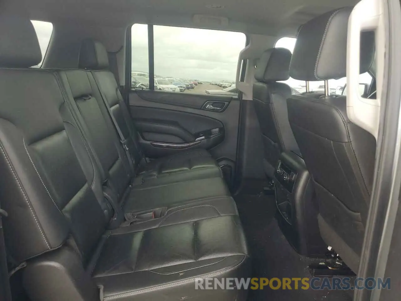 11 fotografías del automóvil dañado 1GKS1GKC9KR331054 GMC YUKON 2019