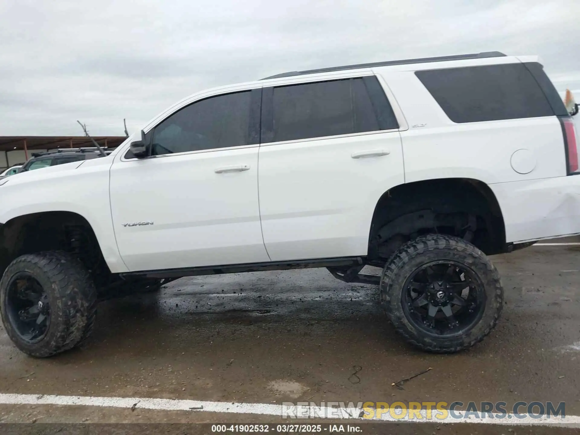14 fotografías del automóvil dañado 1GKS2BKC1KR167766 GMC YUKON 2019
