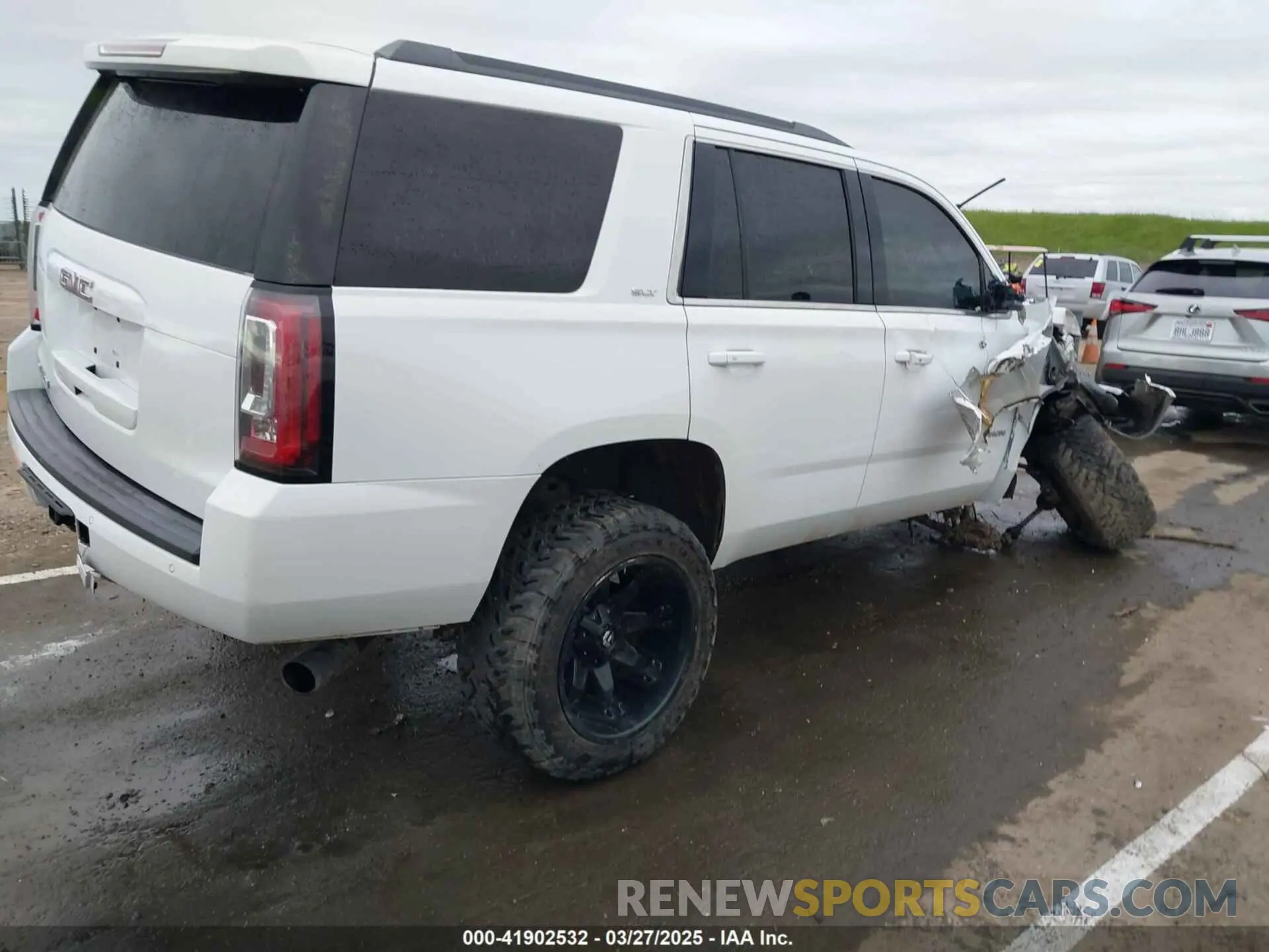 4 fotografías del automóvil dañado 1GKS2BKC1KR167766 GMC YUKON 2019