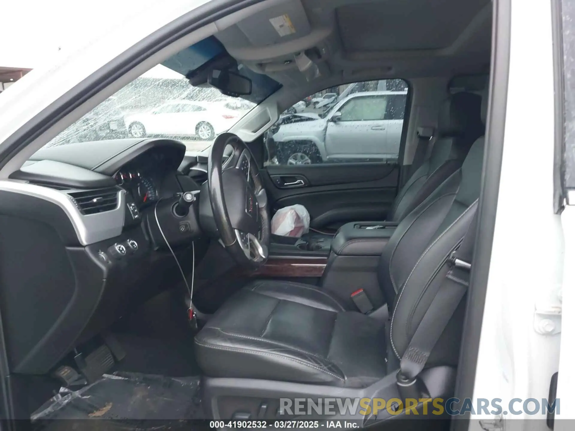 5 fotografías del automóvil dañado 1GKS2BKC1KR167766 GMC YUKON 2019