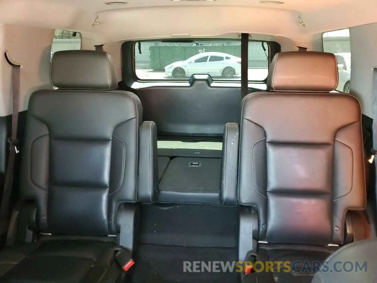 10 fotografías del automóvil dañado 1GKS2BKC1KR180128 GMC YUKON 2019