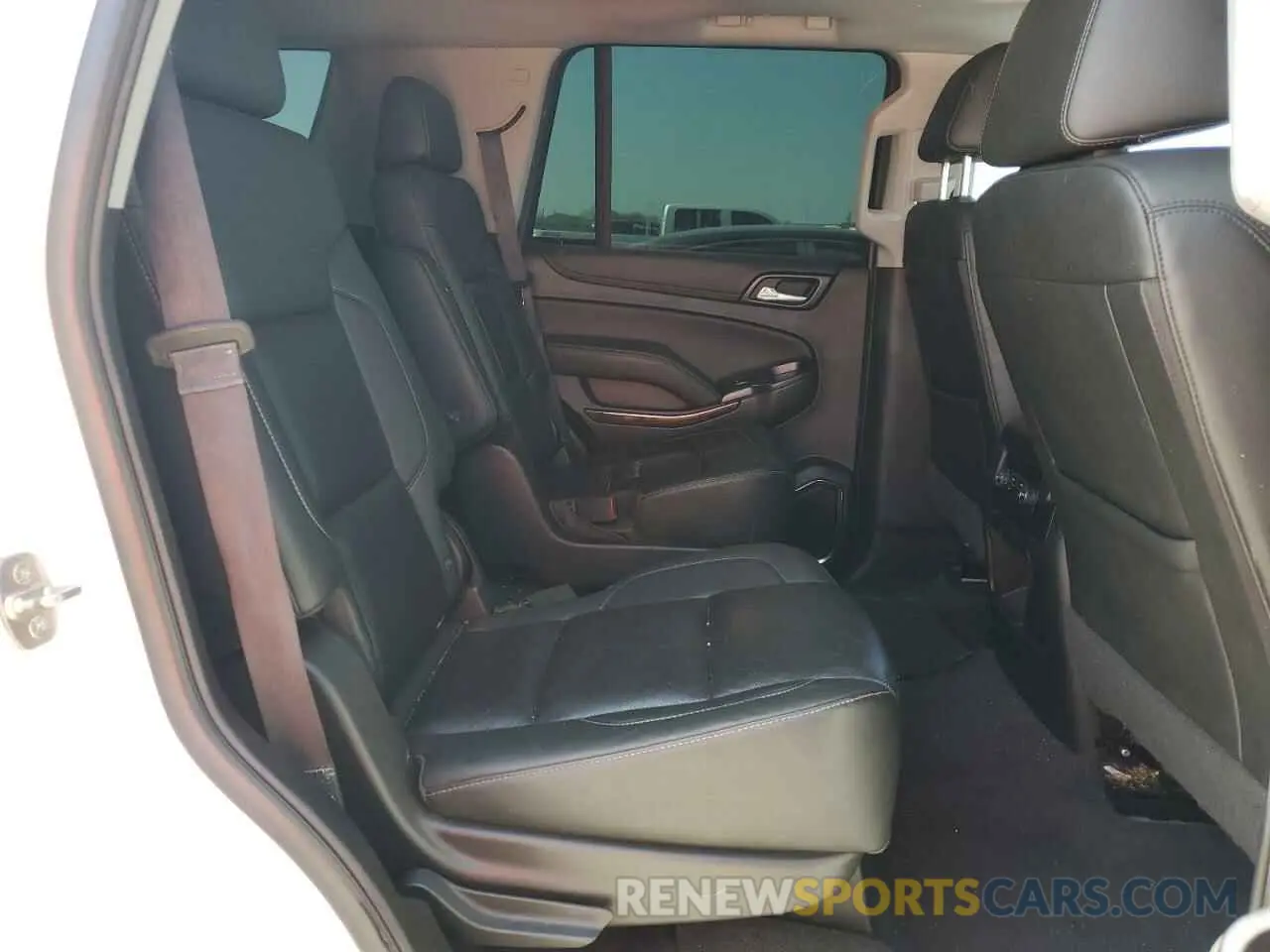12 fotografías del automóvil dañado 1GKS2BKC1KR180128 GMC YUKON 2019