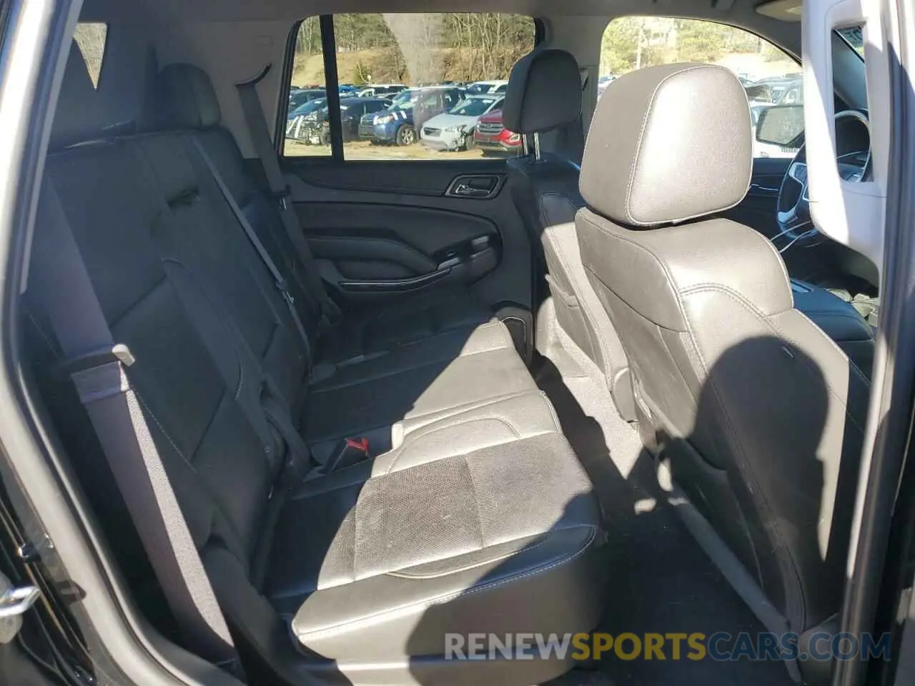 10 fotografías del automóvil dañado 1GKS2BKC5KR117288 GMC YUKON 2019