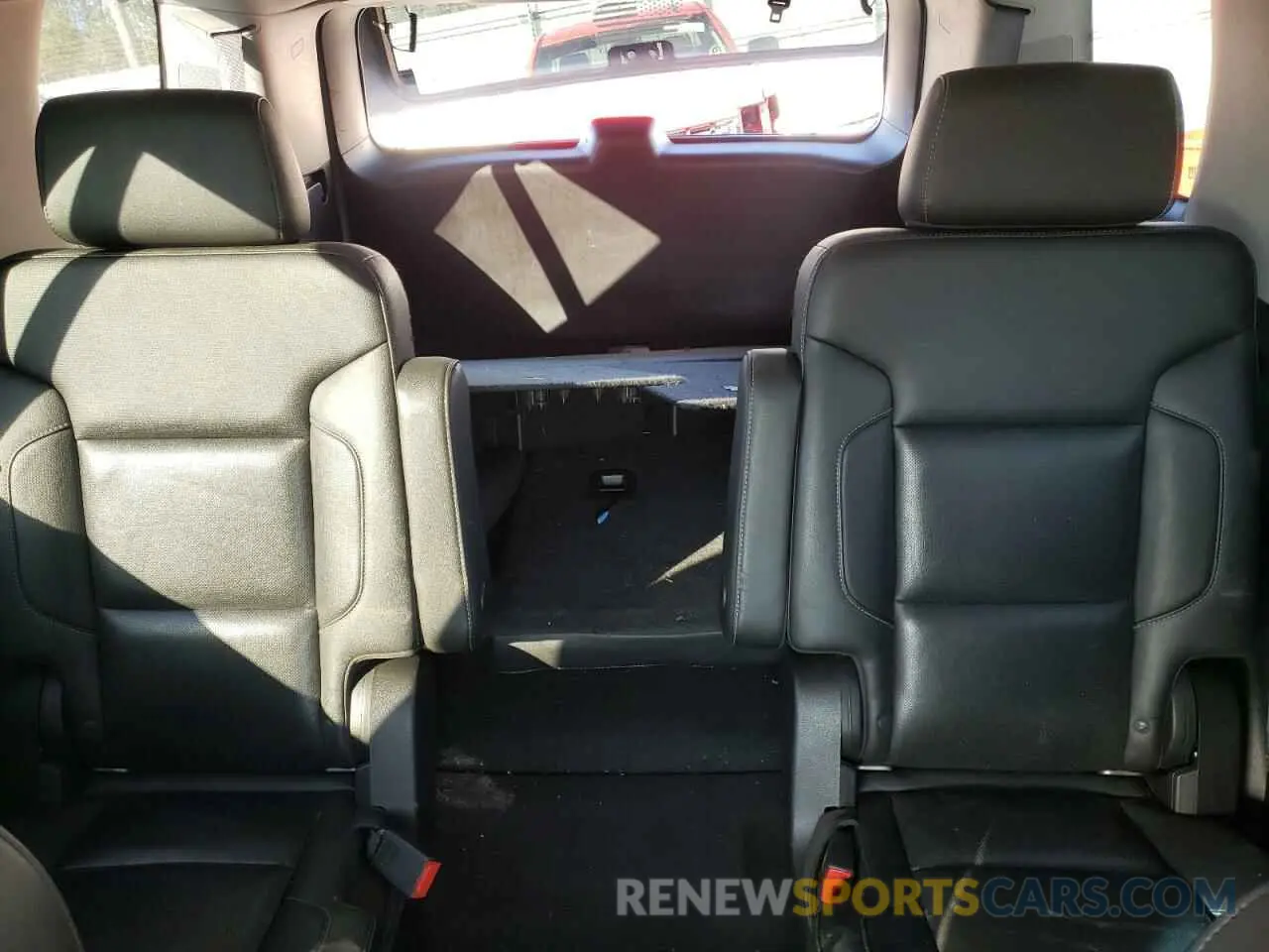 10 fotografías del automóvil dañado 1GKS2BKC7KR170977 GMC YUKON 2019