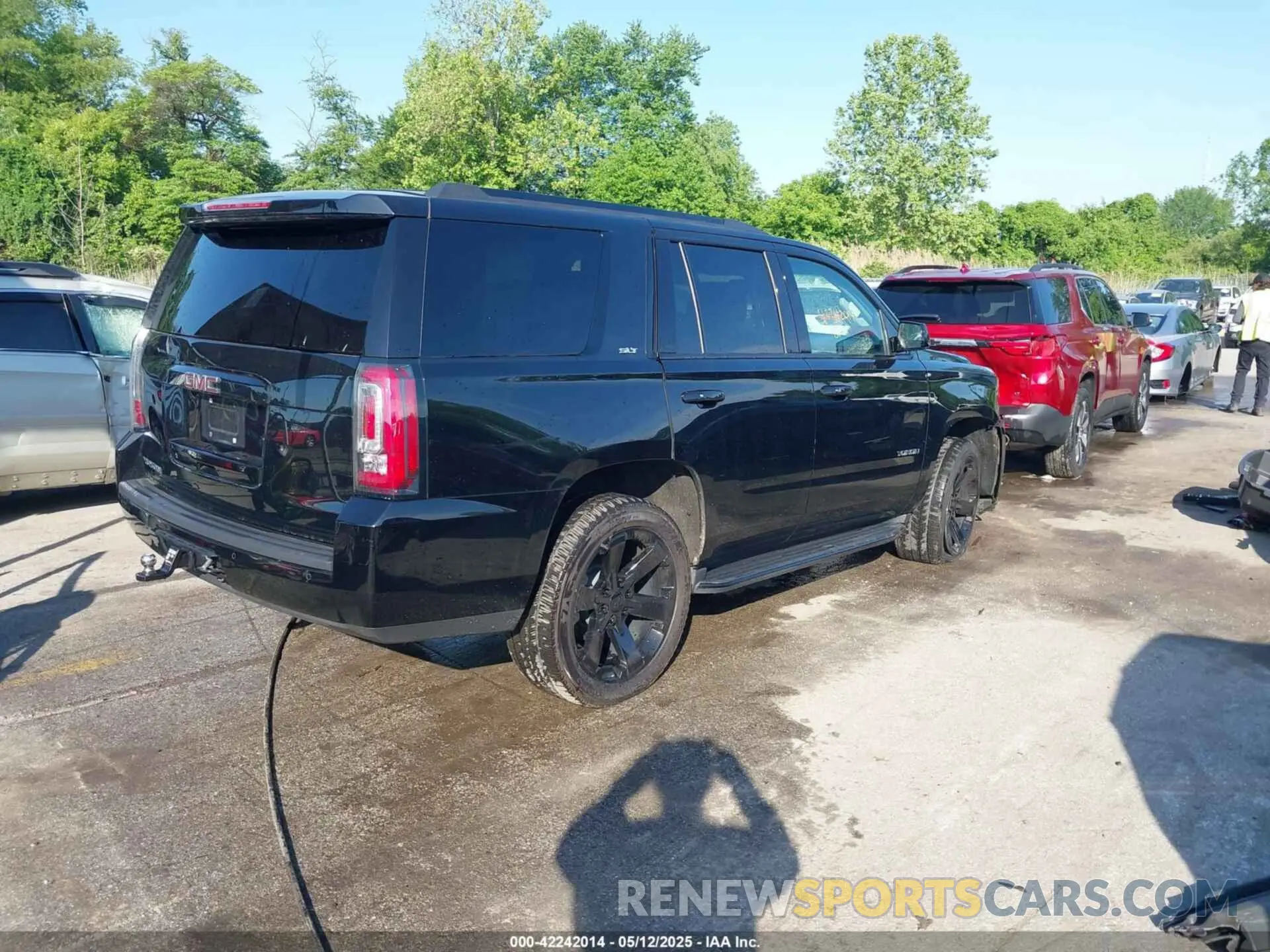 4 fotografías del automóvil dañado 1GKS2BKJ1KR208508 GMC YUKON 2019