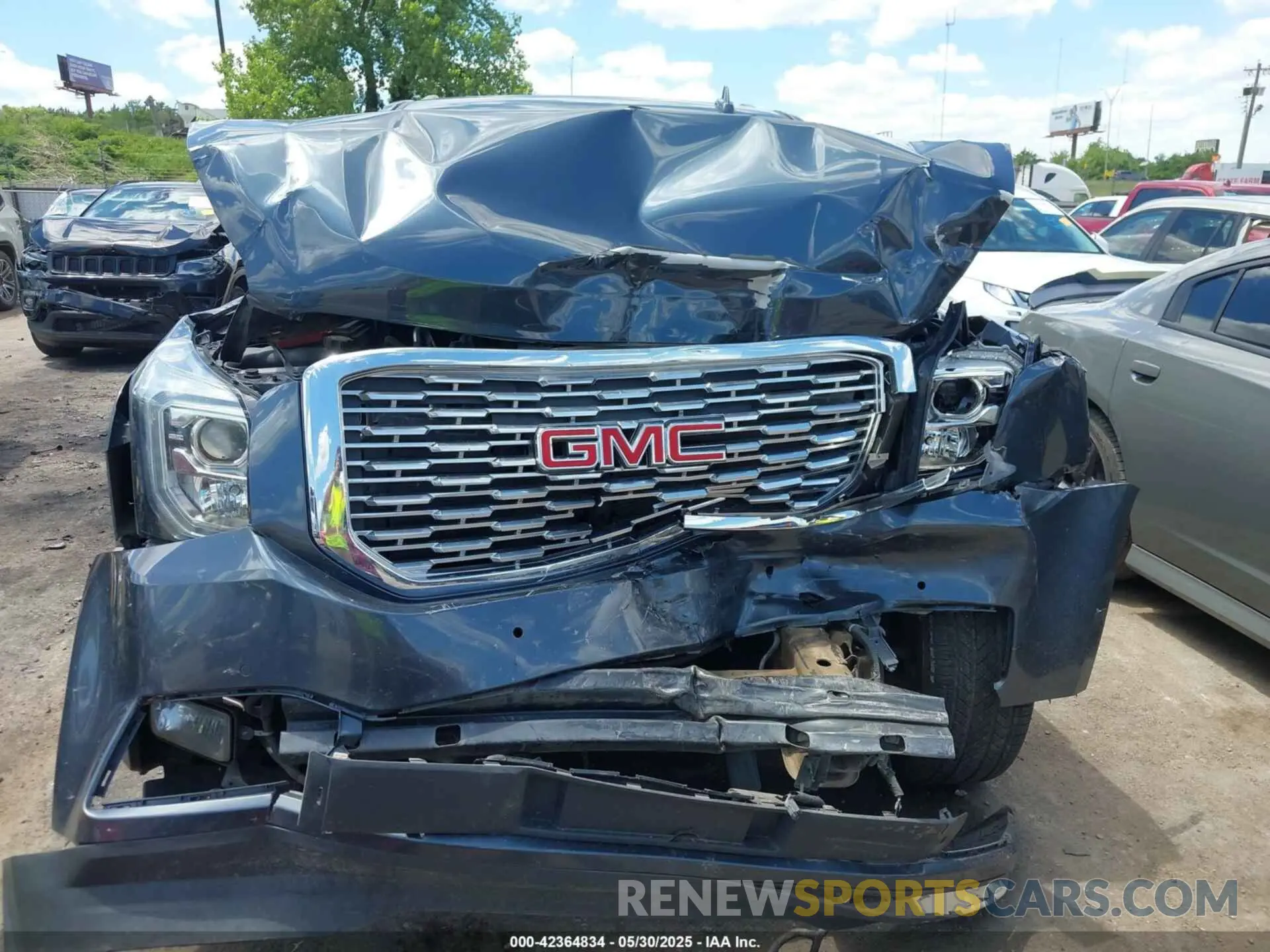 12 fotografías del automóvil dañado 1GKS2CKJ0KR186815 GMC YUKON 2019