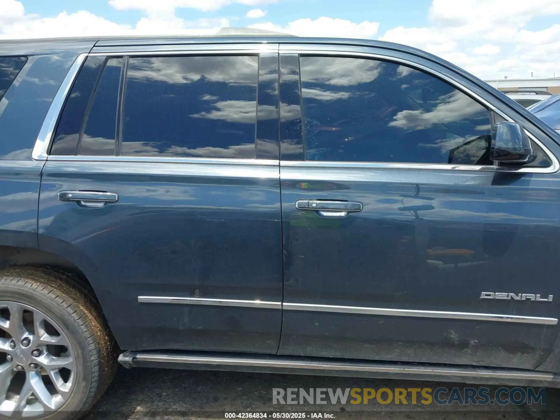 13 fotografías del automóvil dañado 1GKS2CKJ0KR186815 GMC YUKON 2019