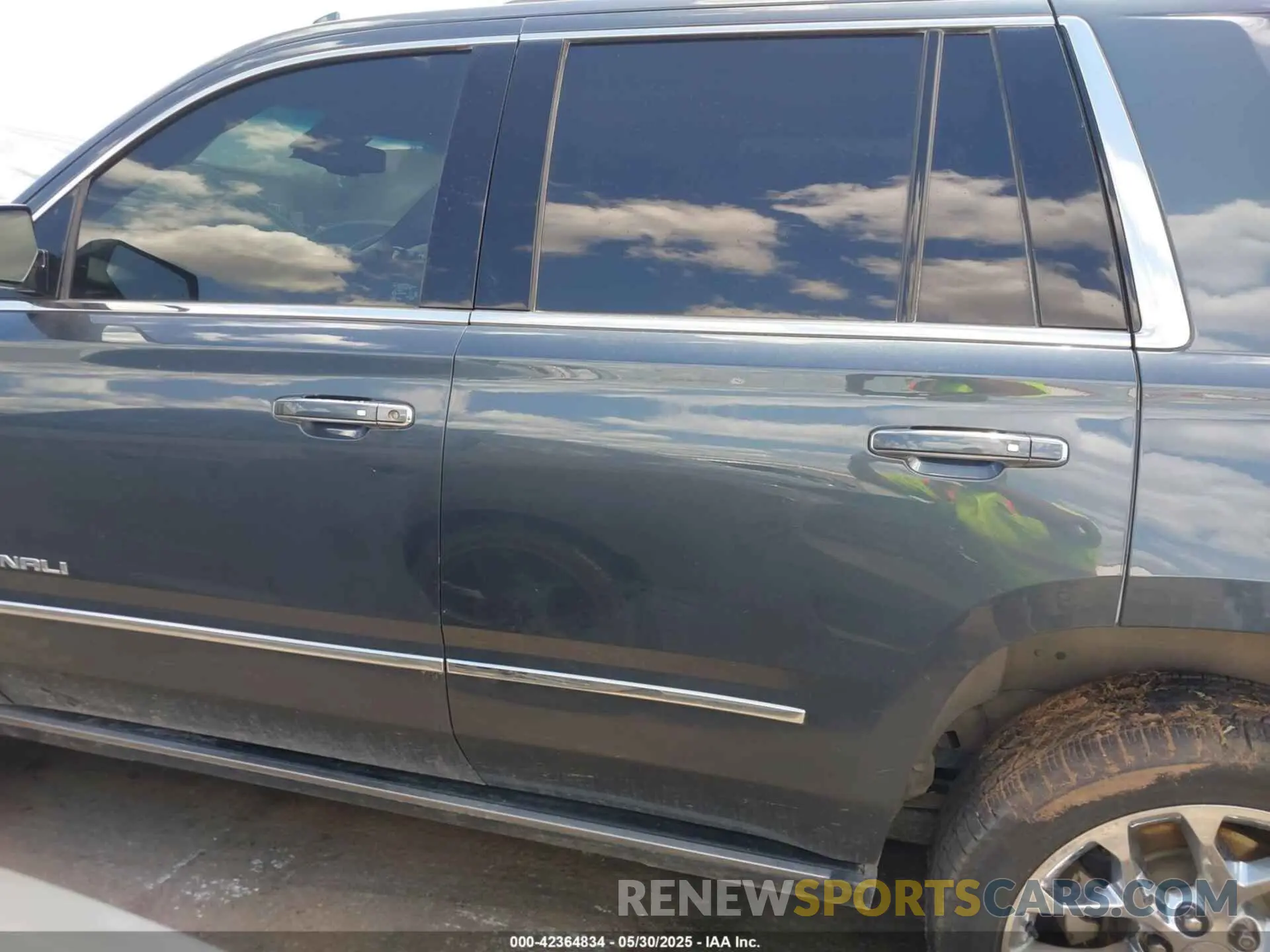 14 fotografías del automóvil dañado 1GKS2CKJ0KR186815 GMC YUKON 2019