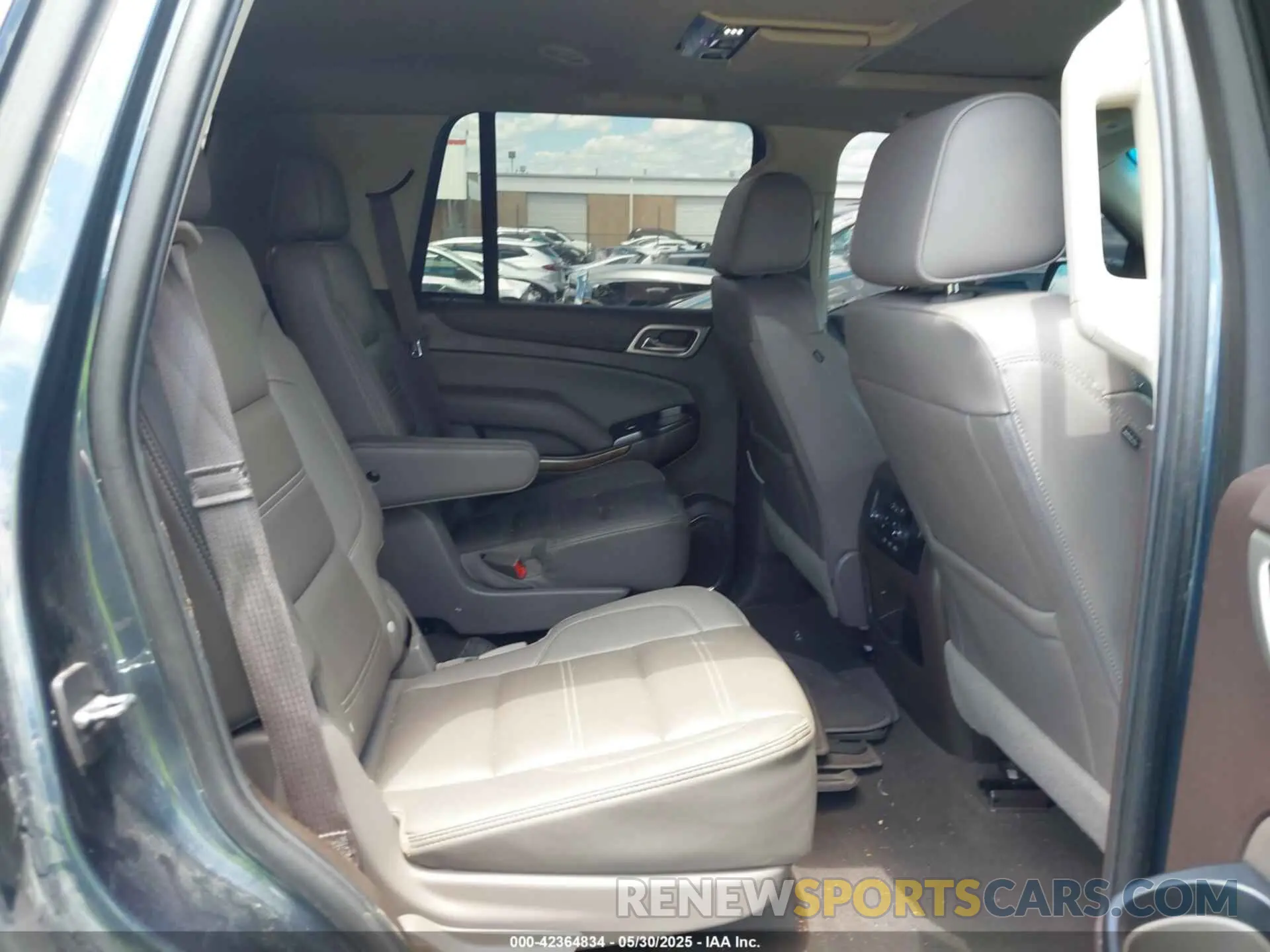 8 fotografías del automóvil dañado 1GKS2CKJ0KR186815 GMC YUKON 2019