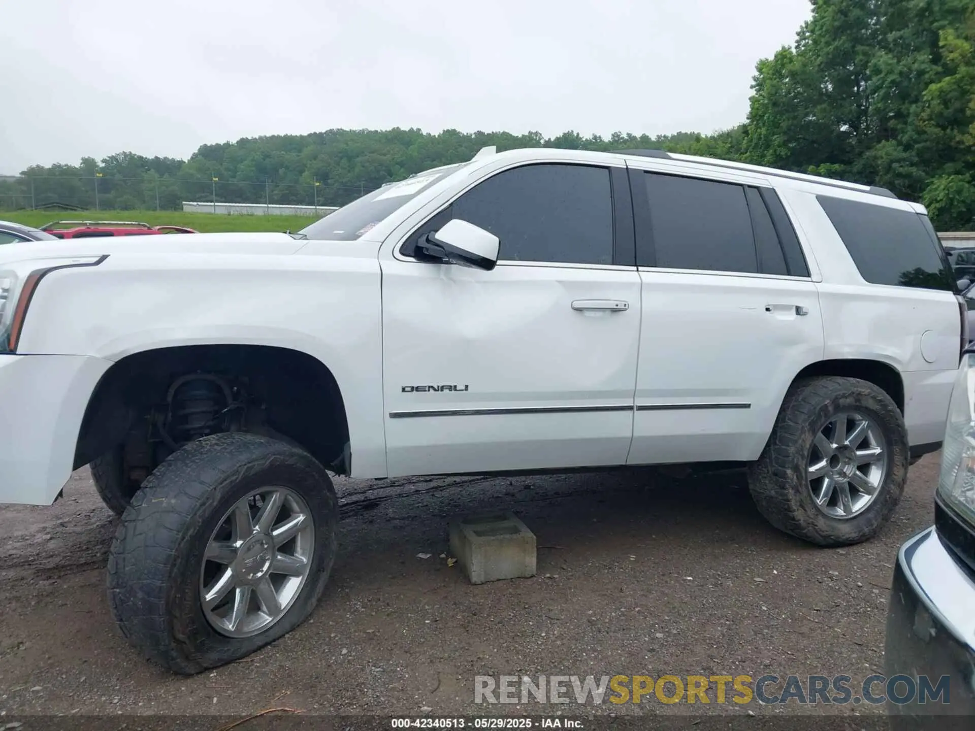 14 fotografías del automóvil dañado 1GKS2CKJ1KR224178 GMC YUKON 2019
