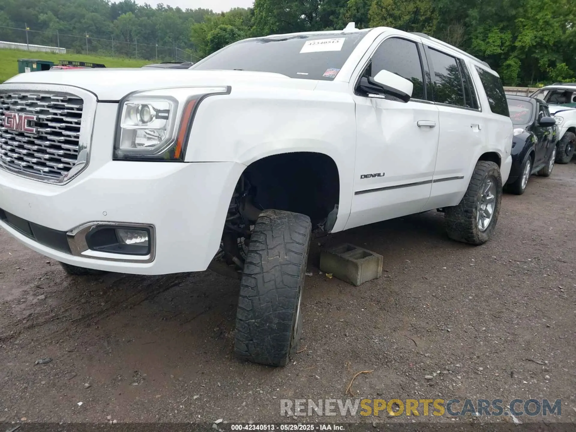 2 fotografías del automóvil dañado 1GKS2CKJ1KR224178 GMC YUKON 2019