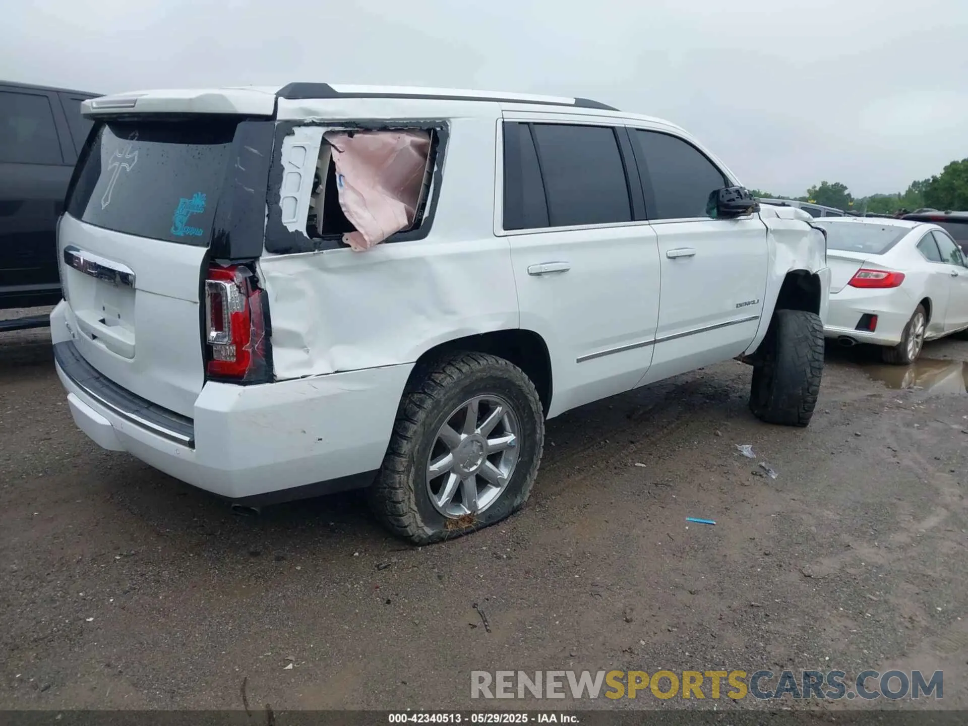 4 fotografías del automóvil dañado 1GKS2CKJ1KR224178 GMC YUKON 2019