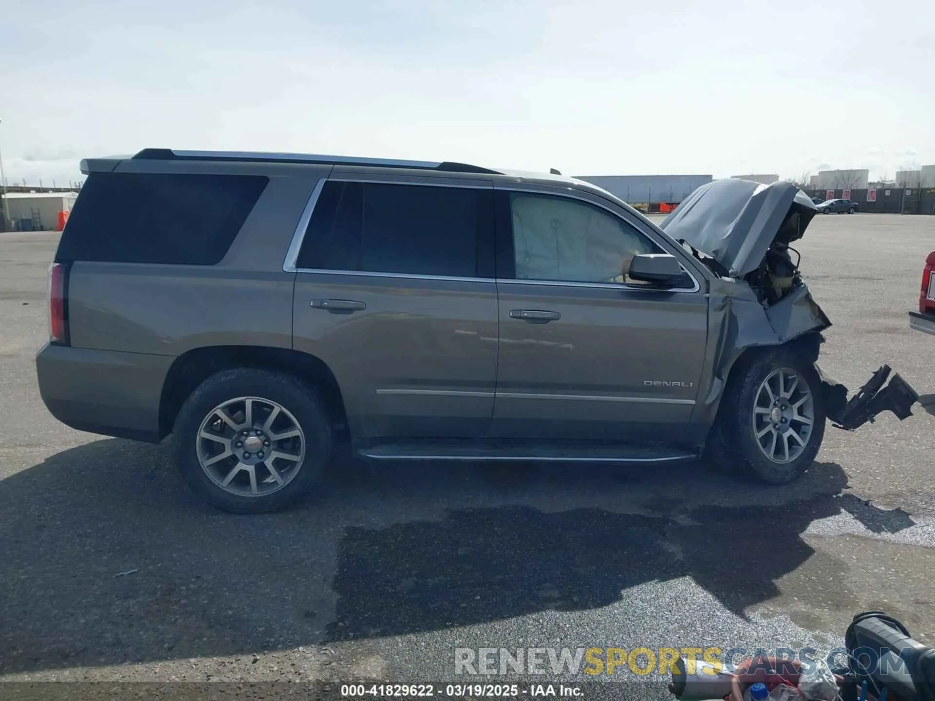 12 fotografías del automóvil dañado 1GKS2CKJ2KR311152 GMC YUKON 2019