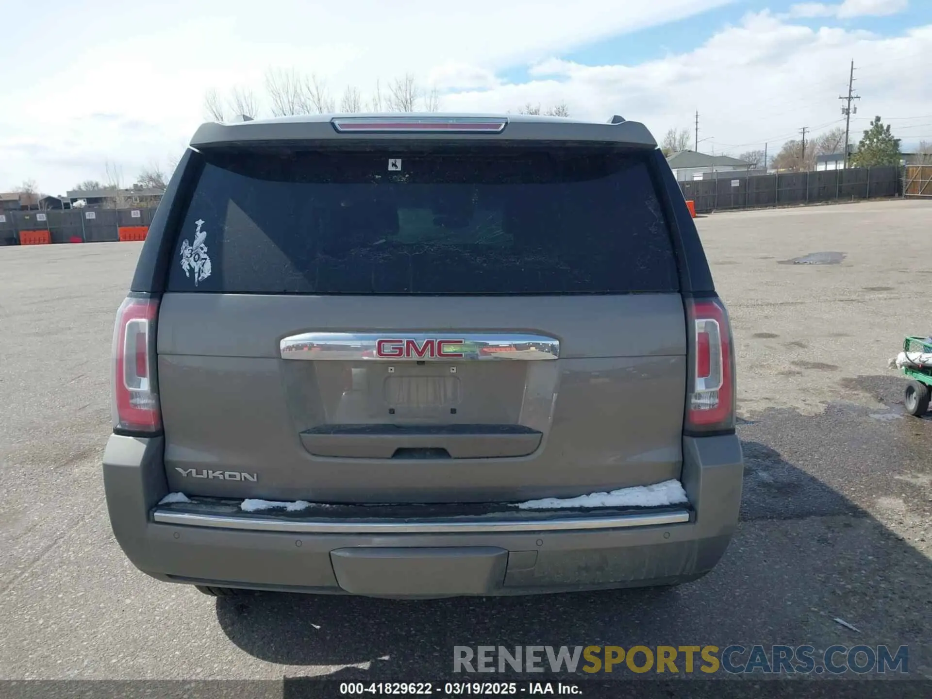 15 fotografías del automóvil dañado 1GKS2CKJ2KR311152 GMC YUKON 2019