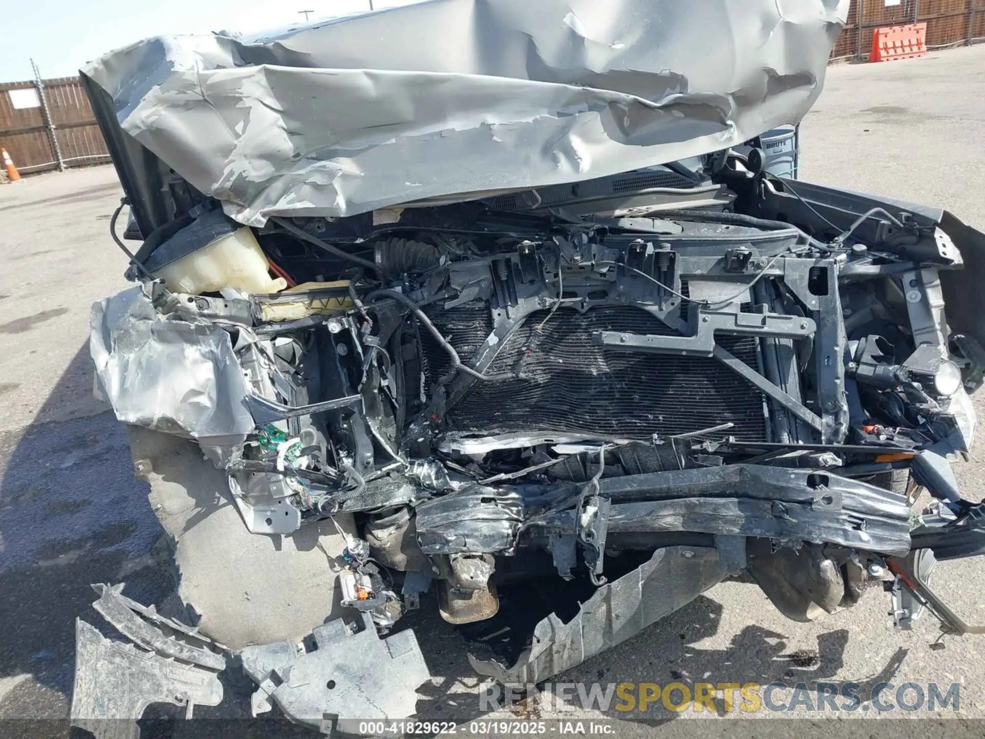 6 fotografías del automóvil dañado 1GKS2CKJ2KR311152 GMC YUKON 2019