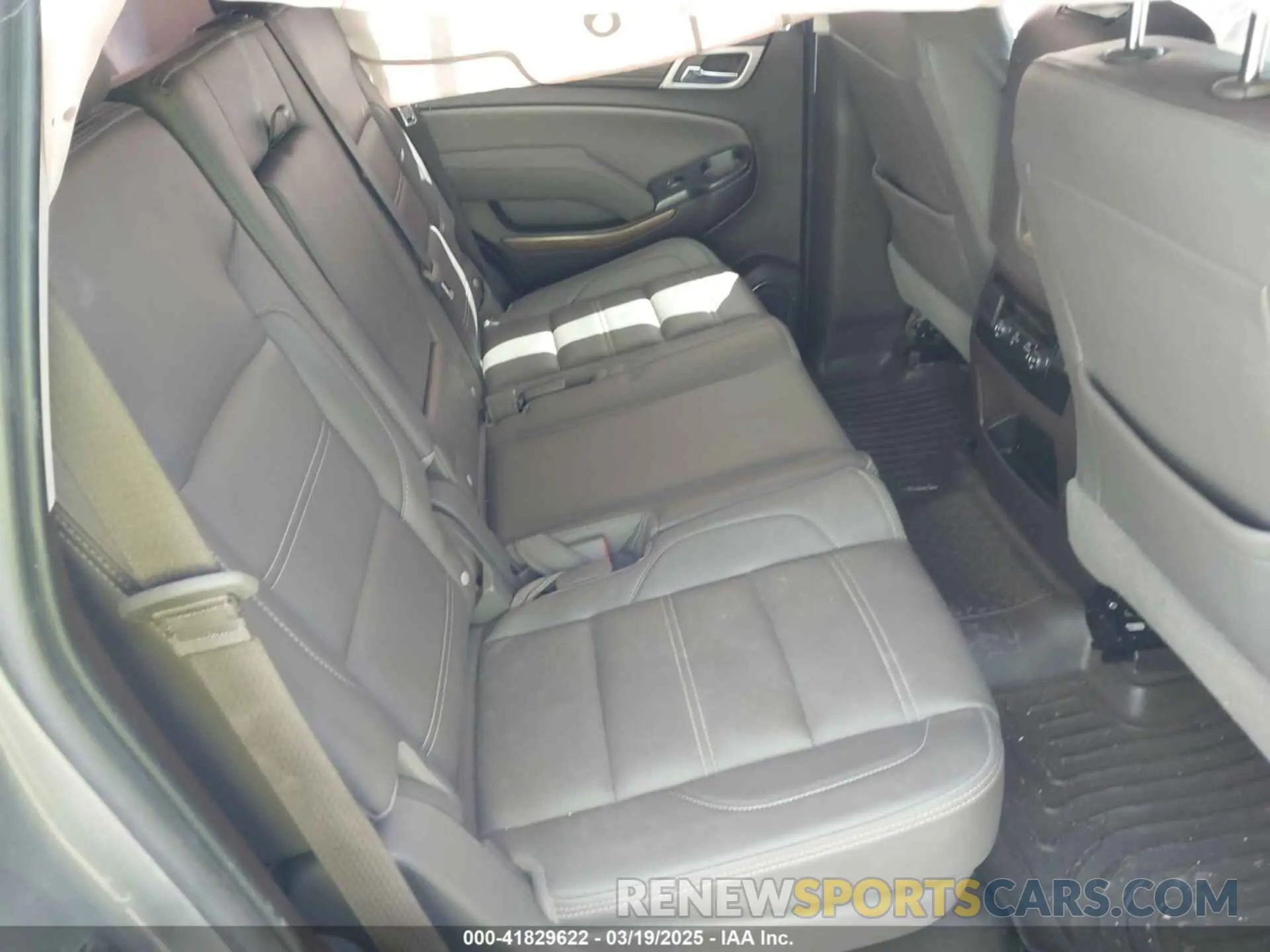 8 fotografías del automóvil dañado 1GKS2CKJ2KR311152 GMC YUKON 2019