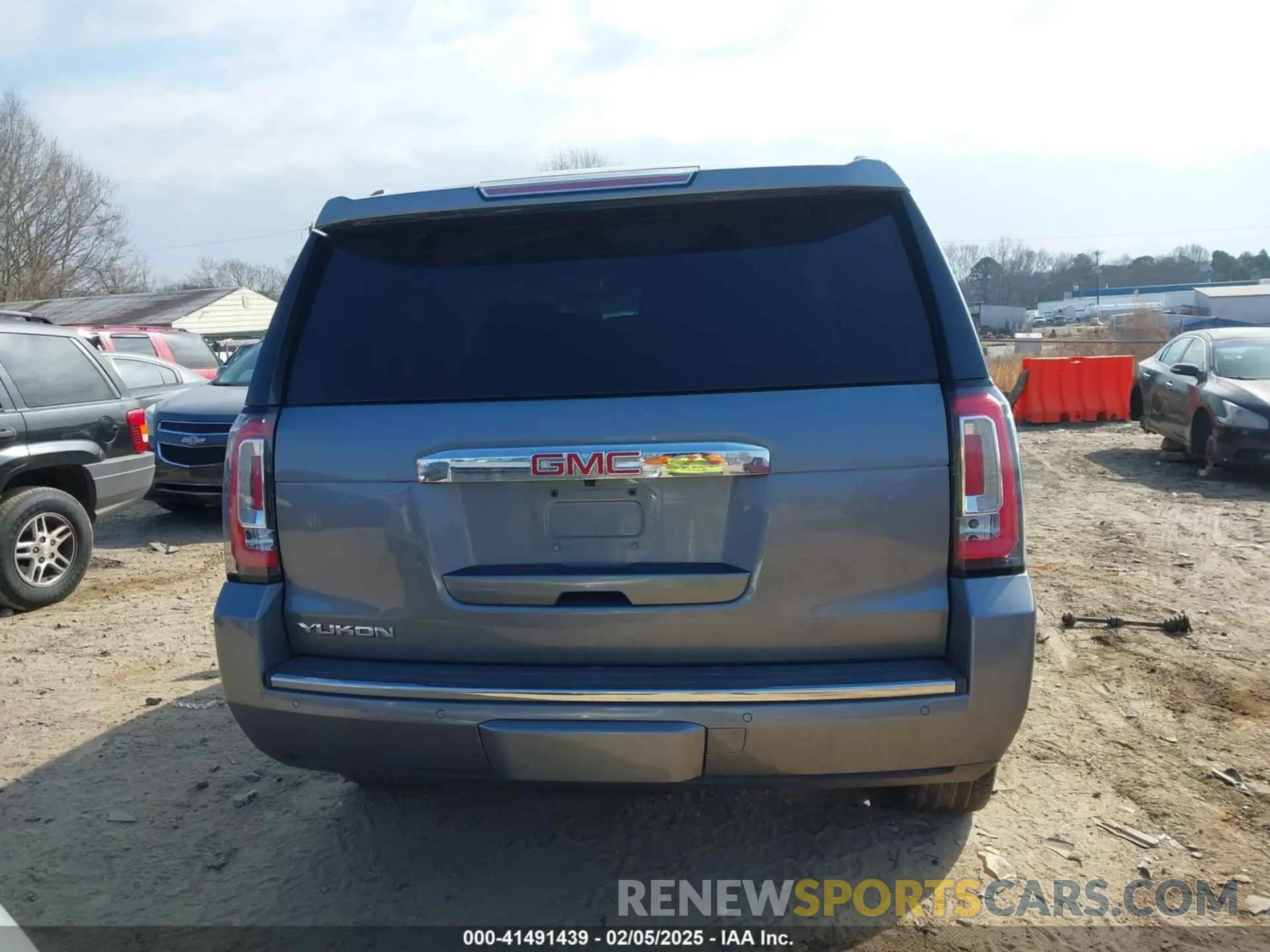 16 fotografías del automóvil dañado 1GKS2CKJ5KR100009 GMC YUKON 2019