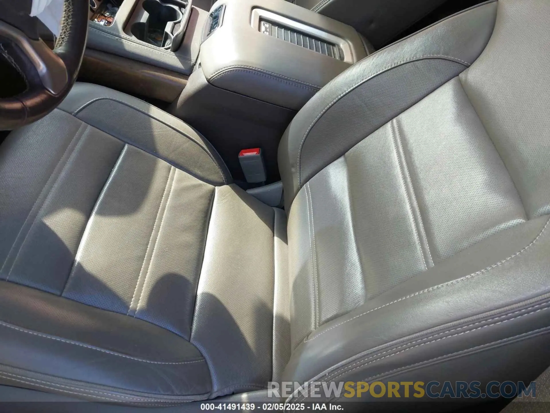 19 fotografías del automóvil dañado 1GKS2CKJ5KR100009 GMC YUKON 2019