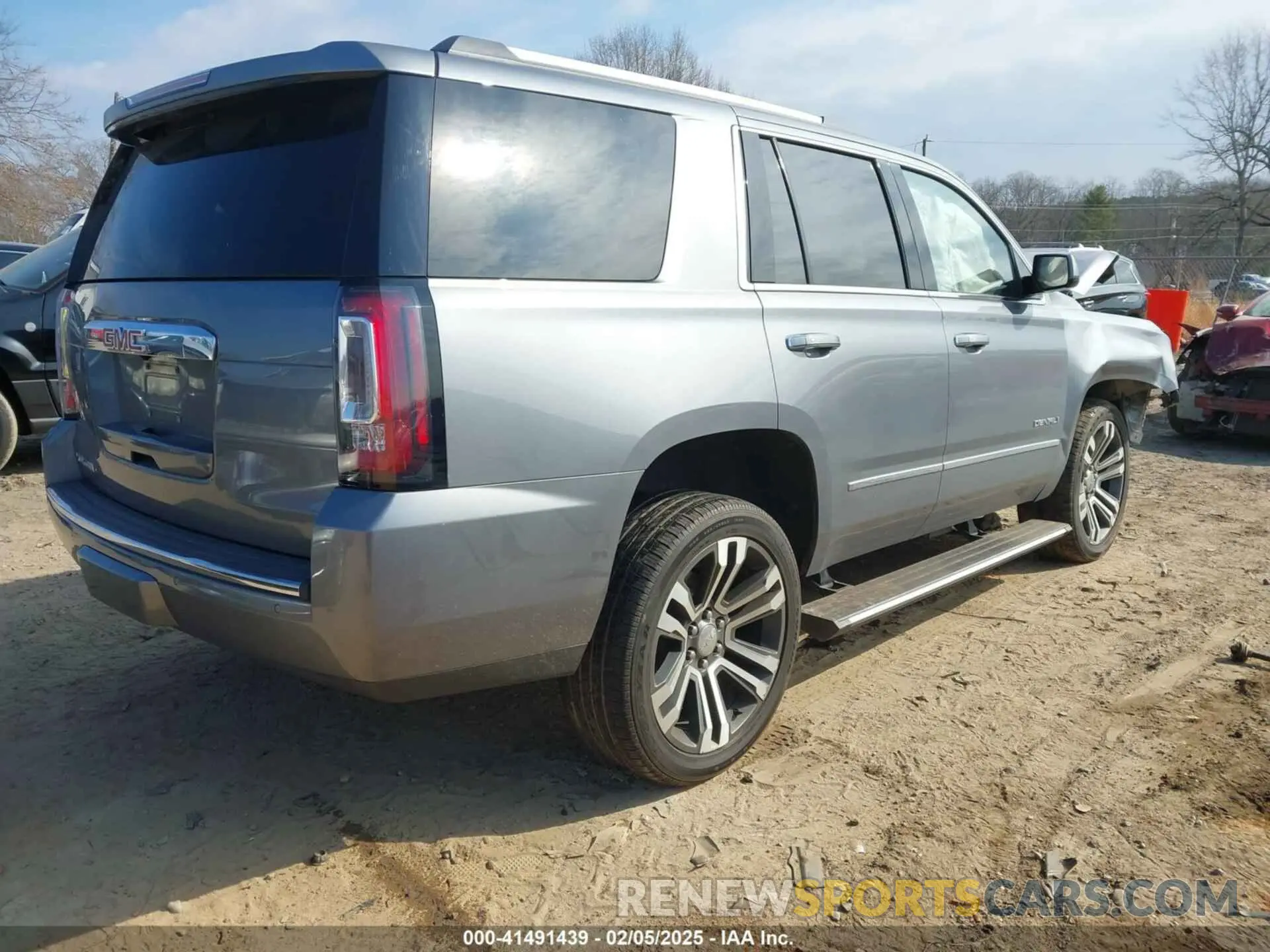 4 fotografías del automóvil dañado 1GKS2CKJ5KR100009 GMC YUKON 2019
