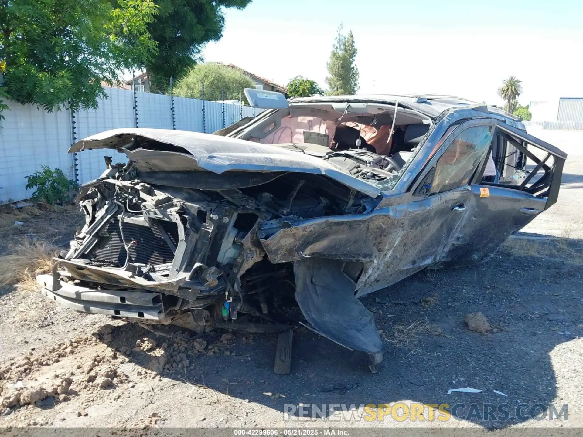 2 fotografías del automóvil dañado 1GKS2CKJ9KR326585 GMC YUKON 2019