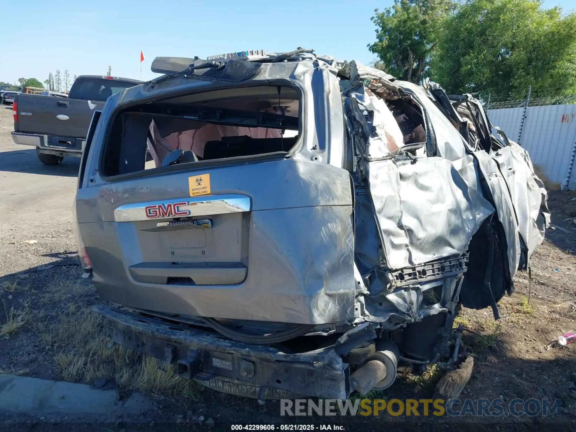 4 fotografías del automóvil dañado 1GKS2CKJ9KR326585 GMC YUKON 2019