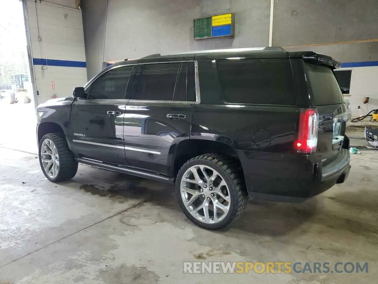 2 fotografías del automóvil dañado 1GKS2CKJ9KR409479 GMC YUKON 2019