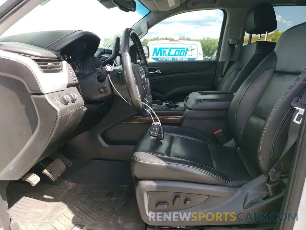 7 fotografías del automóvil dañado 1GKS2GKC5KR362816 GMC YUKON 2019