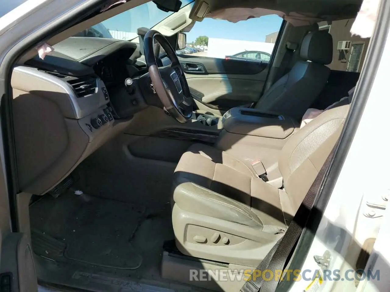 7 fotografías del automóvil dañado 1GKS2GKC6KR109858 GMC YUKON 2019