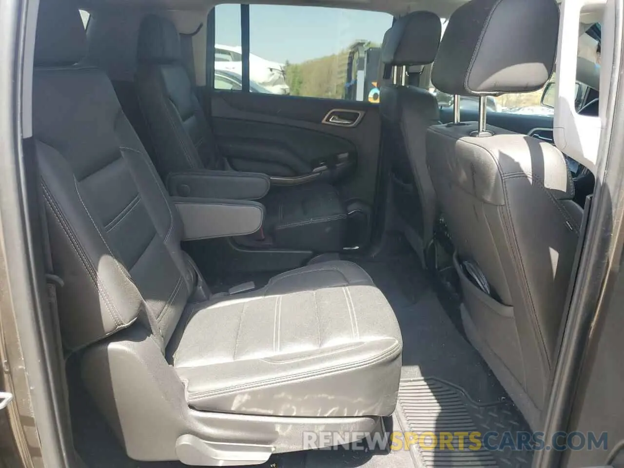 10 fotografías del automóvil dañado 1GKS2HKJ1KR208382 GMC YUKON 2019