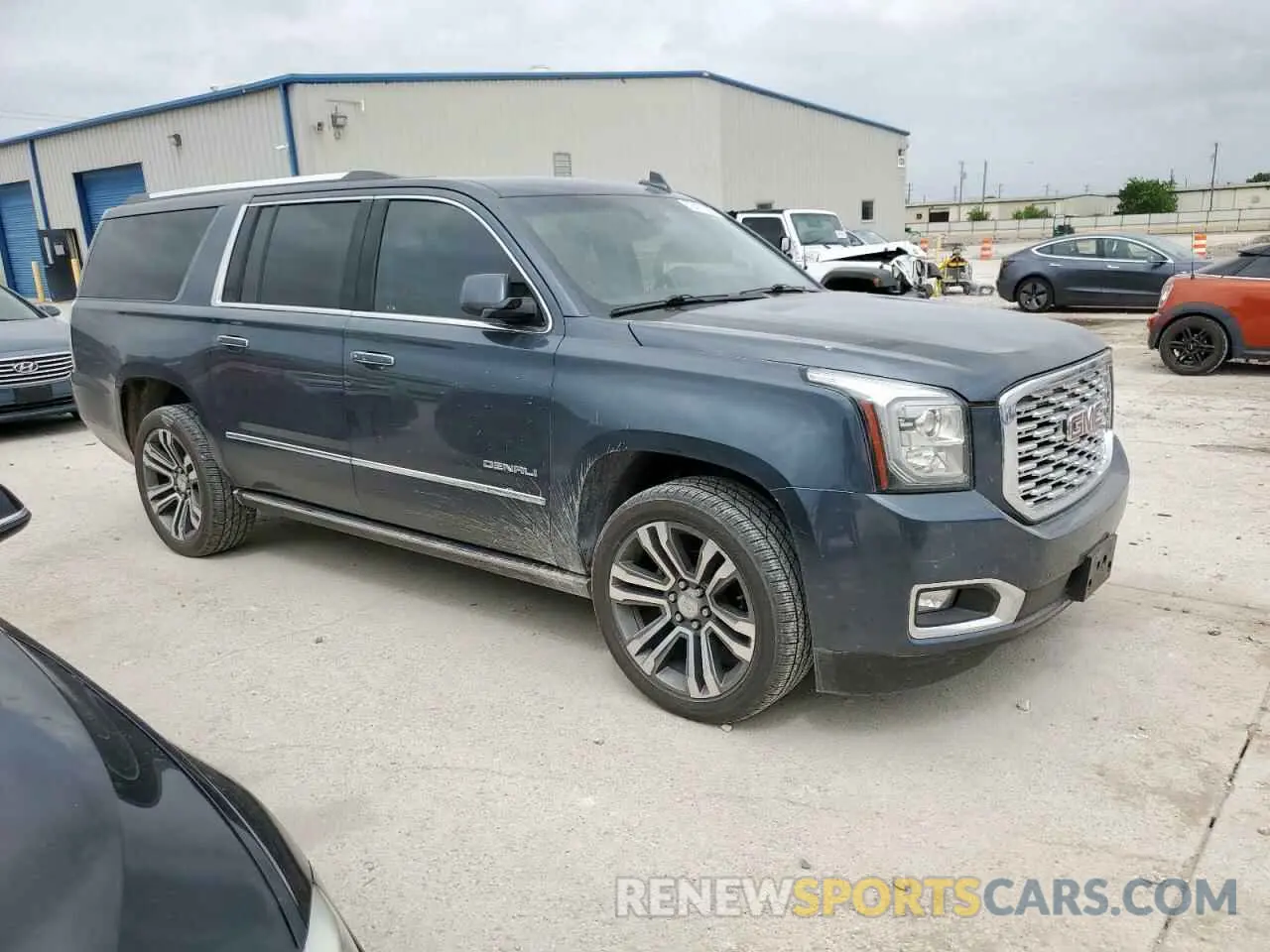 4 fotografías del automóvil dañado 1GKS2HKJ6KR304587 GMC YUKON 2019