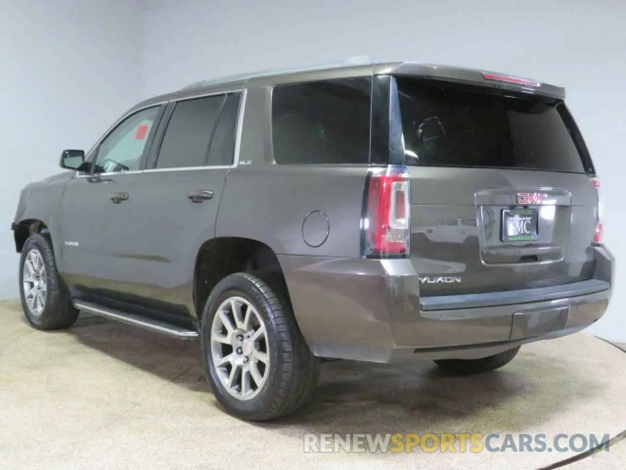 4 fotografías del automóvil dañado 1GKS1AKCXLR154013 GMC YUKON 2020