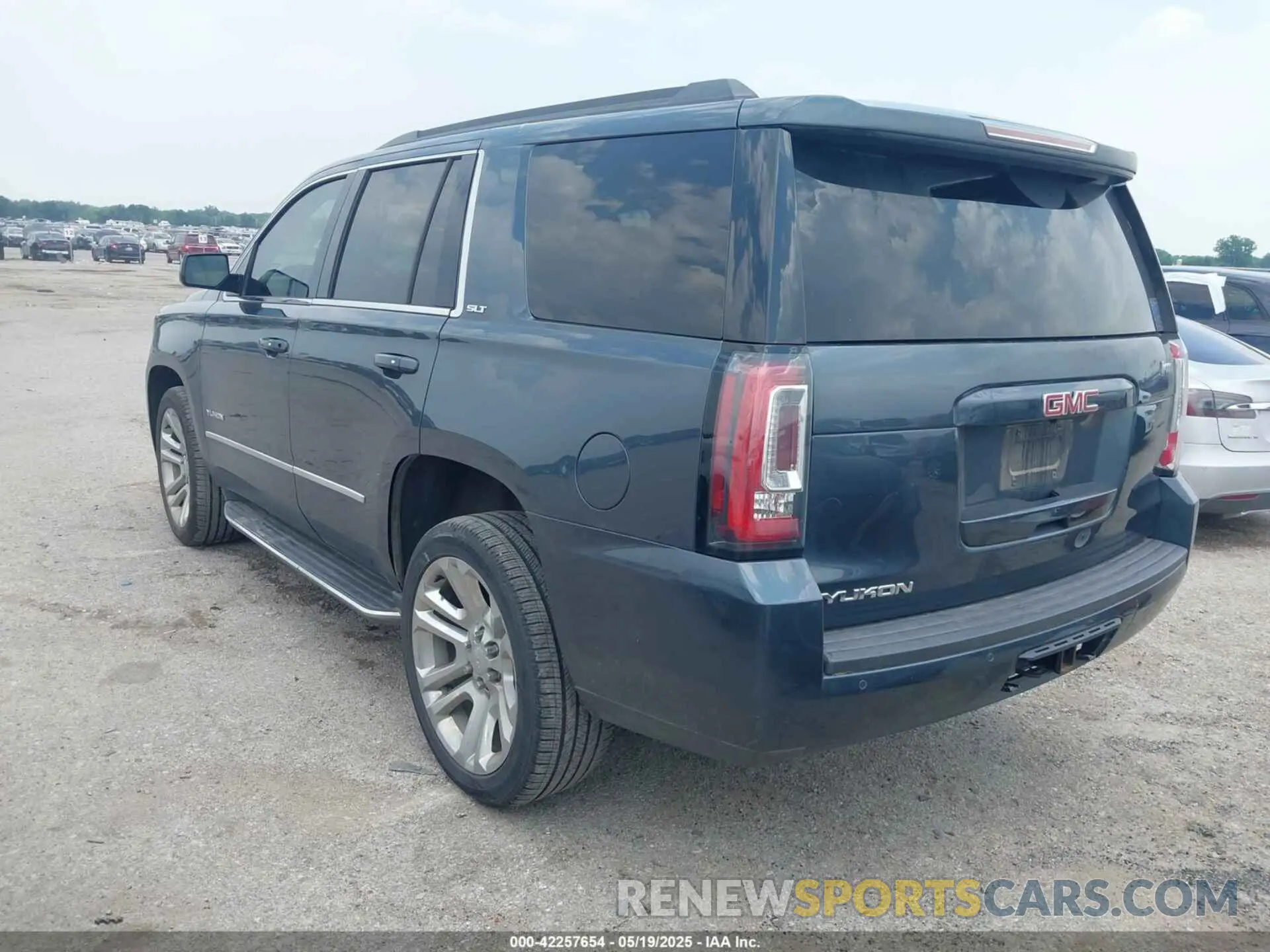 3 fotografías del automóvil dañado 1GKS1BKC3LR170298 GMC YUKON 2020