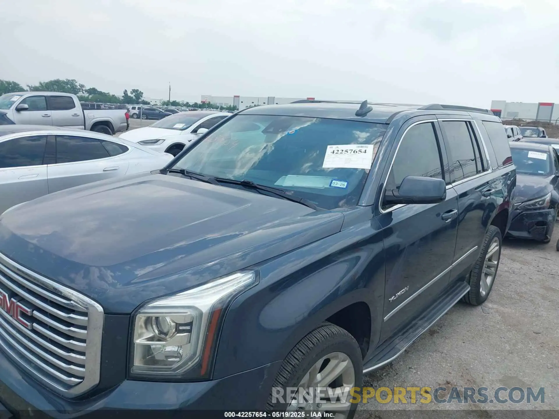 6 fotografías del automóvil dañado 1GKS1BKC3LR170298 GMC YUKON 2020