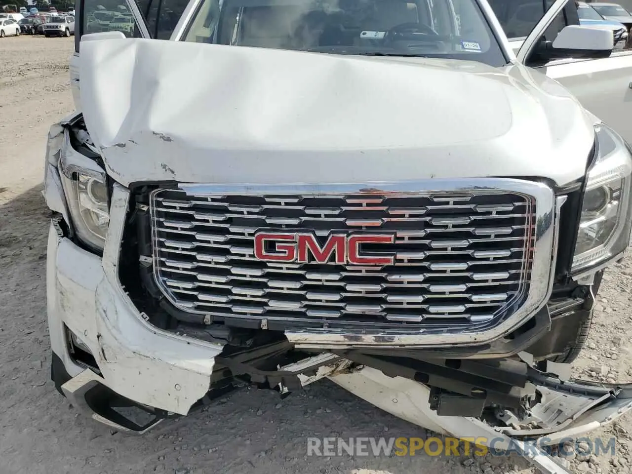 12 fotografías del automóvil dañado 1GKS1CKJ2LR179188 GMC YUKON 2020