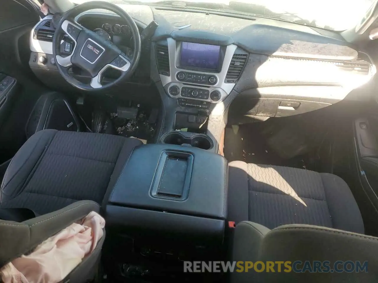 8 fotografías del automóvil dañado 1GKS2AKC4LR162184 GMC YUKON 2020