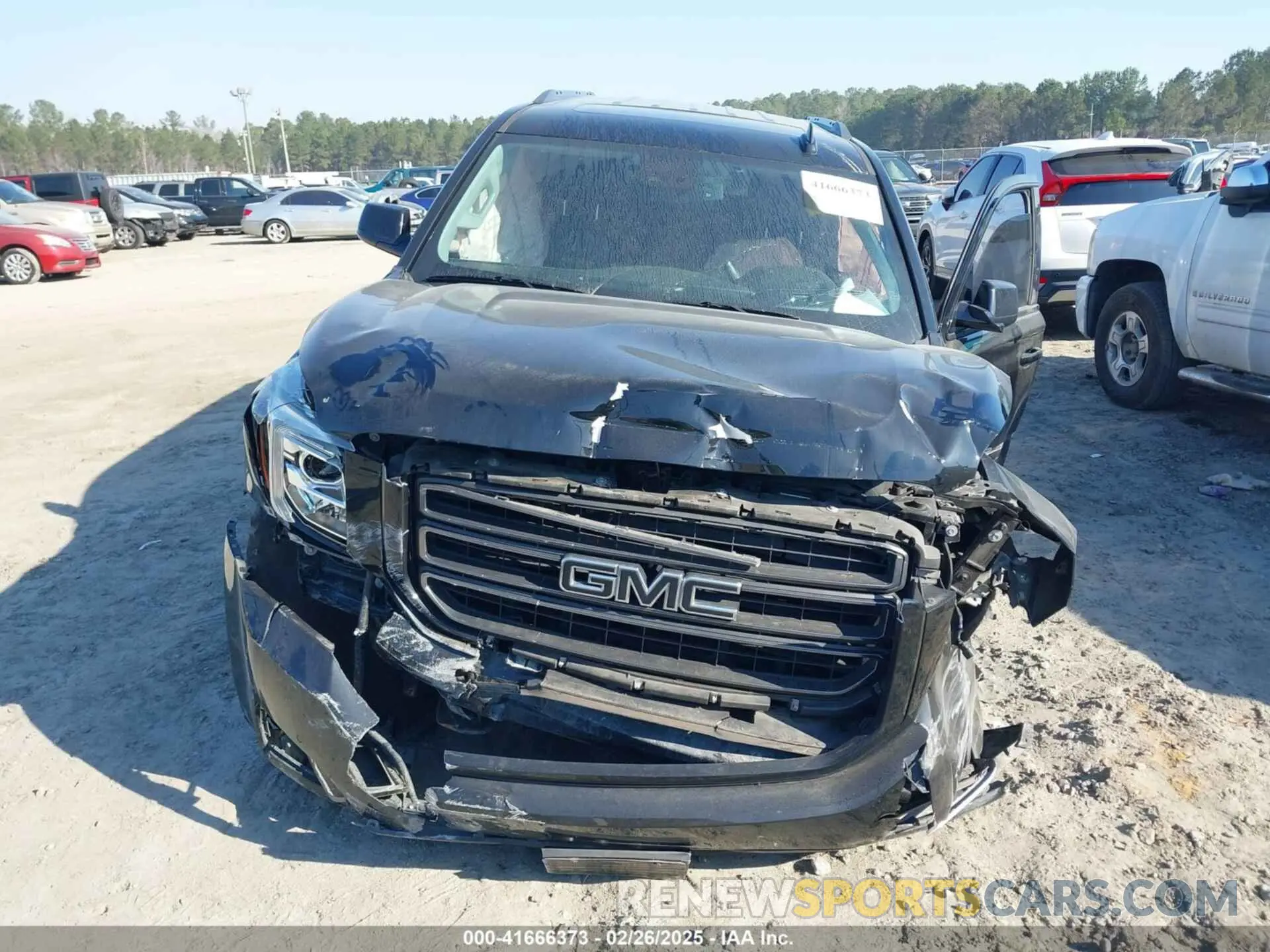 11 fotografías del automóvil dañado 1GKS2BKC1LR144201 GMC YUKON 2020