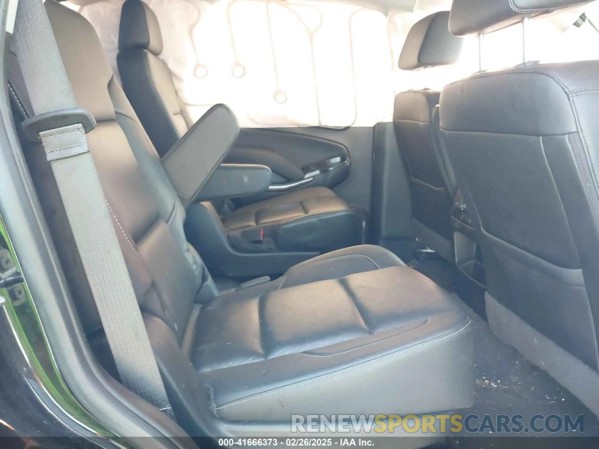 8 fotografías del automóvil dañado 1GKS2BKC1LR144201 GMC YUKON 2020