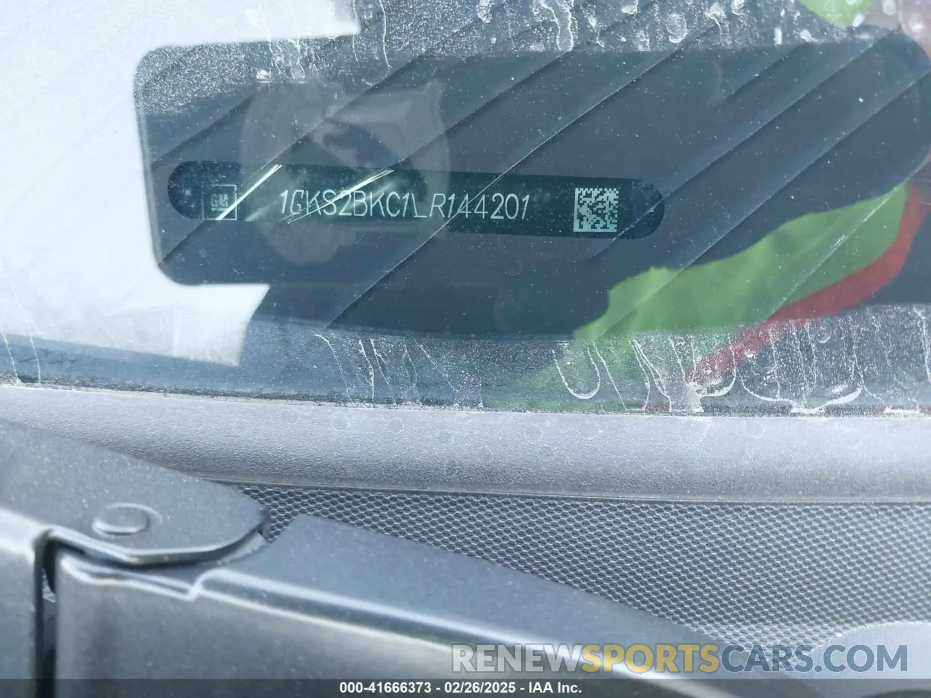9 fotografías del automóvil dañado 1GKS2BKC1LR144201 GMC YUKON 2020