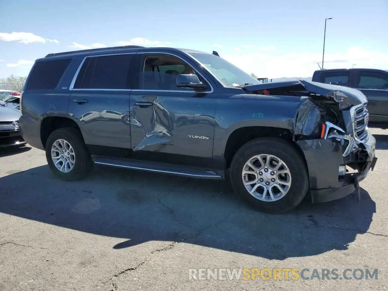 4 fotografías del automóvil dañado 1GKS2BKC2LR204423 GMC YUKON 2020