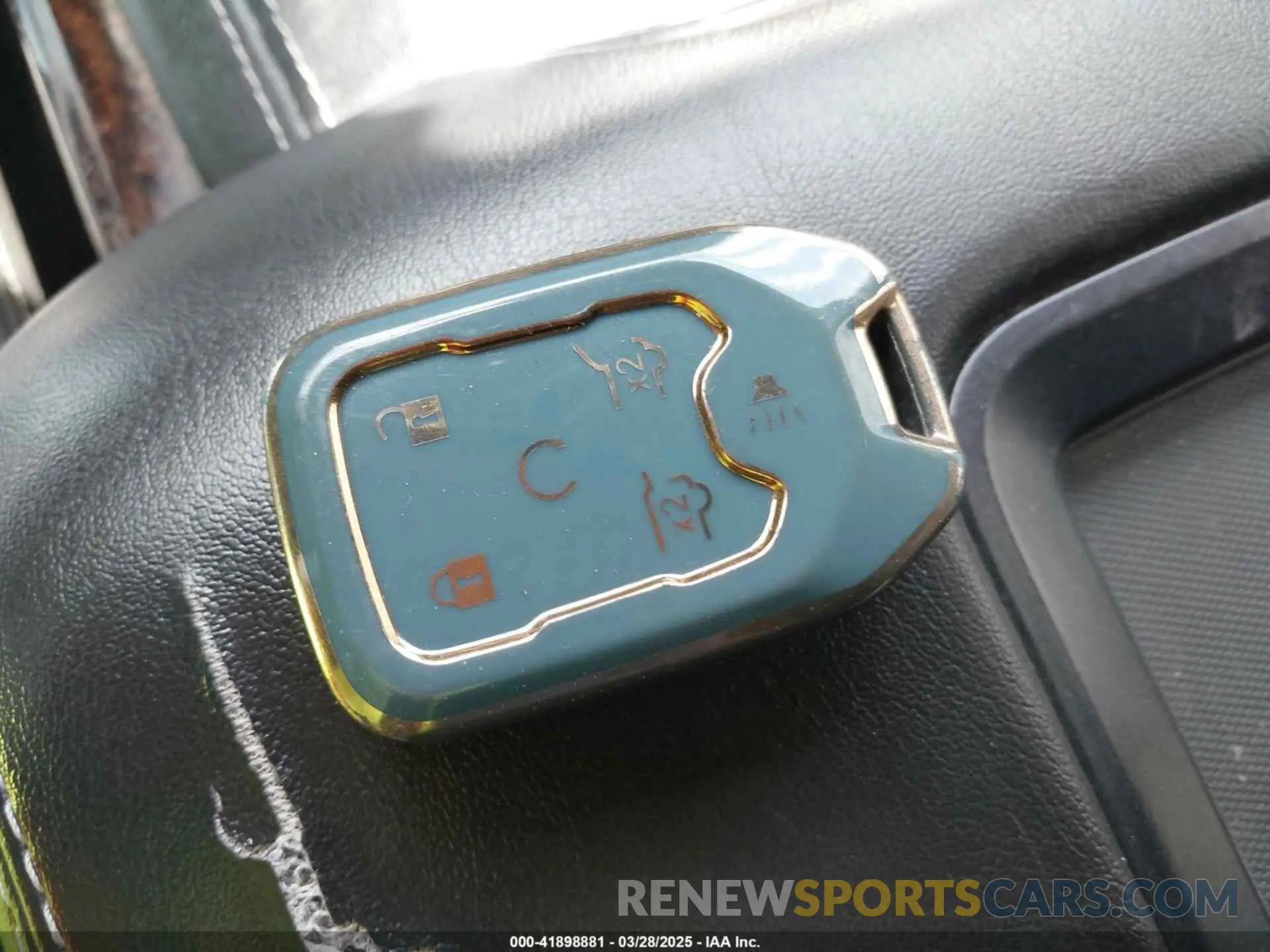 11 fotografías del automóvil dañado 1GKS2BKC7LR289730 GMC YUKON 2020