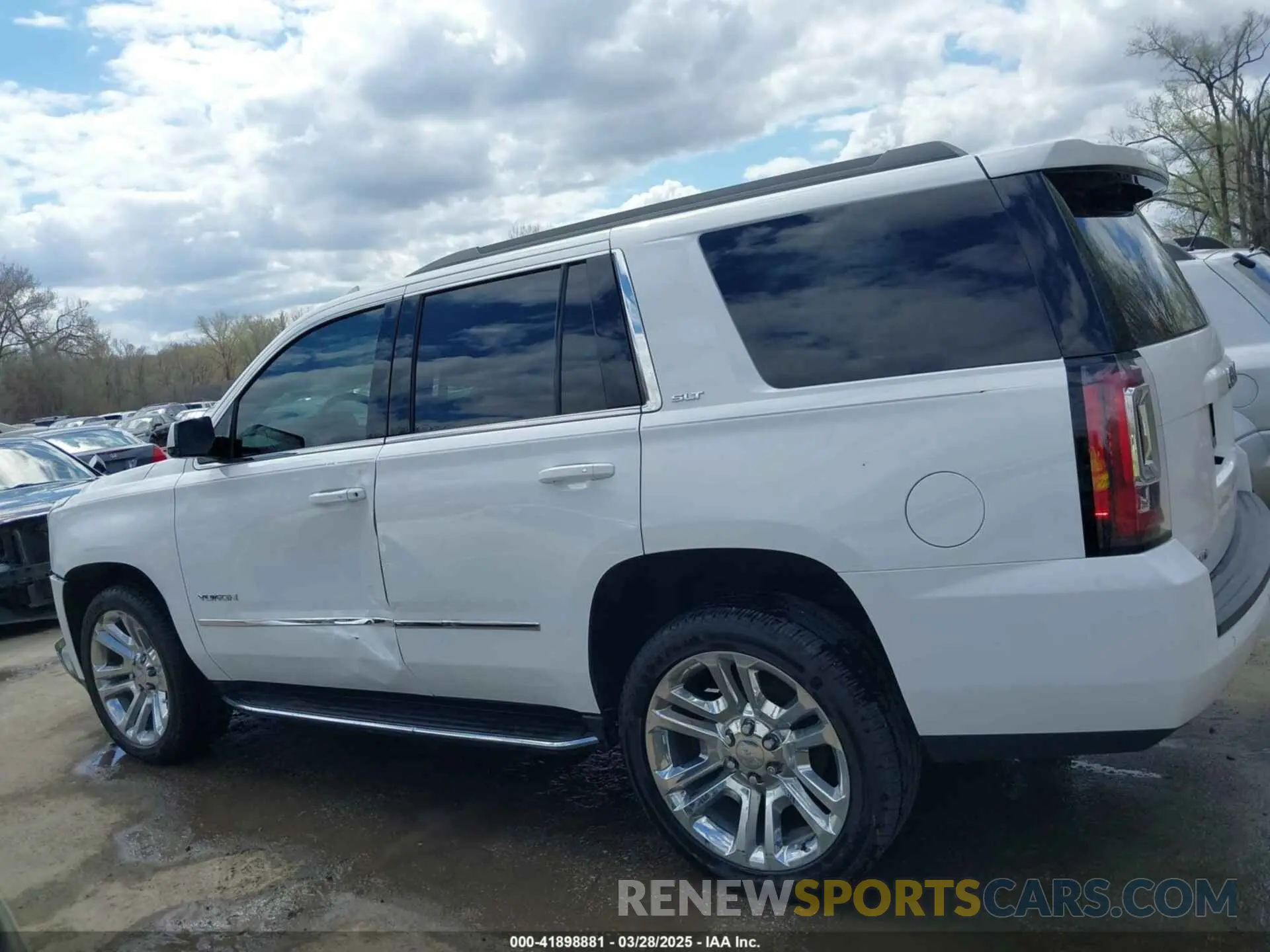 14 fotografías del automóvil dañado 1GKS2BKC7LR289730 GMC YUKON 2020