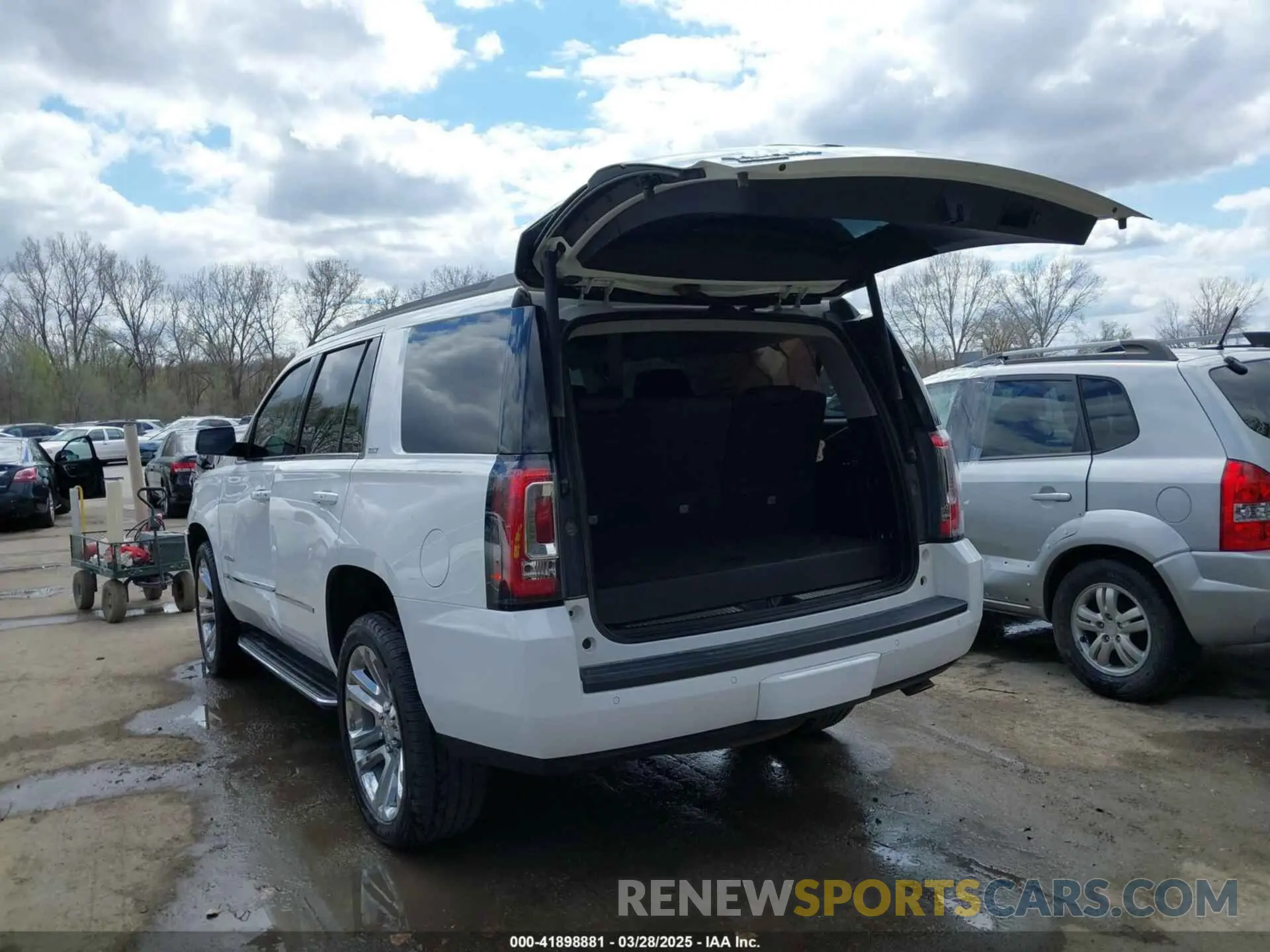 3 fotografías del automóvil dañado 1GKS2BKC7LR289730 GMC YUKON 2020