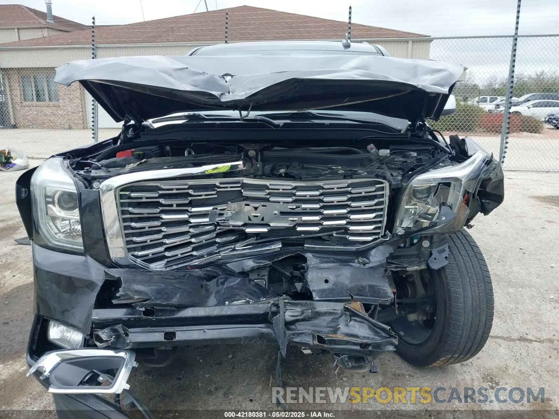 13 fotografías del automóvil dañado 1GKS2CKJ4LR137778 GMC YUKON 2020