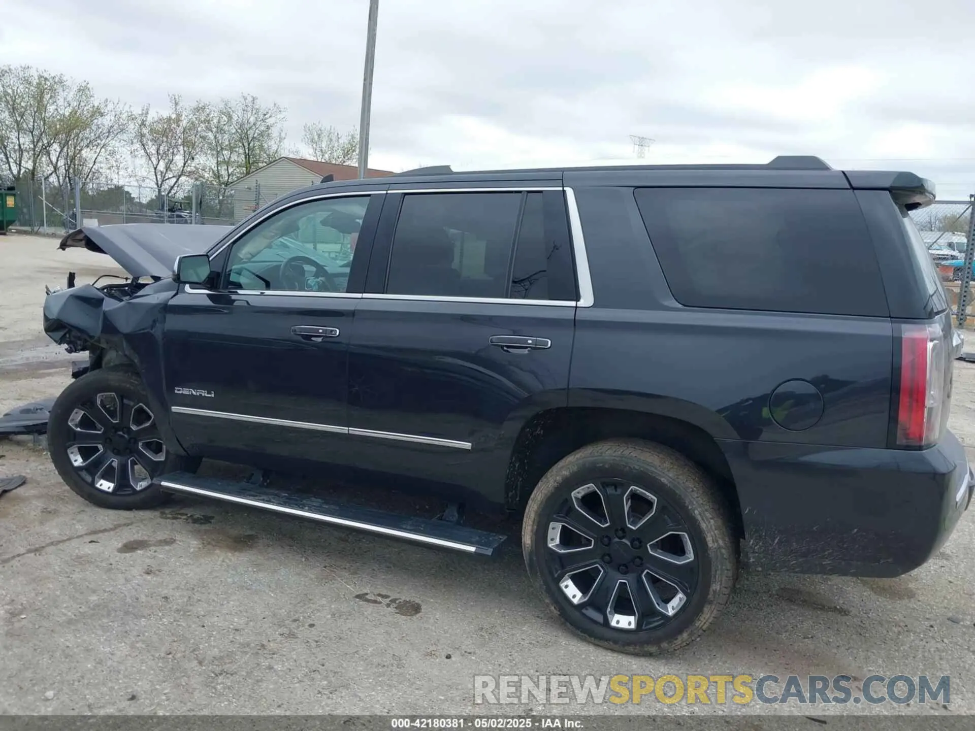 15 fotografías del automóvil dañado 1GKS2CKJ4LR137778 GMC YUKON 2020