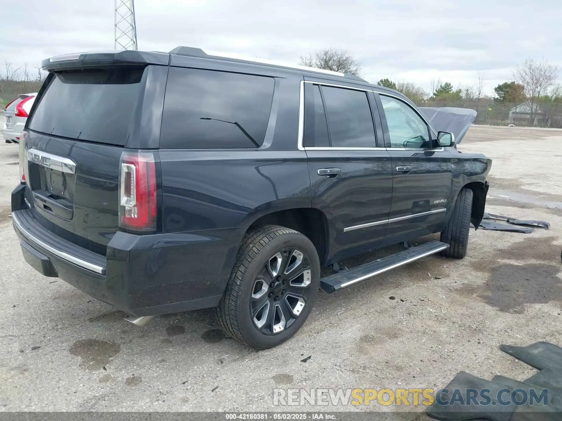 4 fotografías del automóvil dañado 1GKS2CKJ4LR137778 GMC YUKON 2020